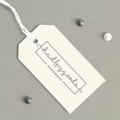 Giá tốt. Hình dạng tùy chỉnh White Kraft Paper Clothing Tags Biodegradable Logo Hang Tags trực tuyến